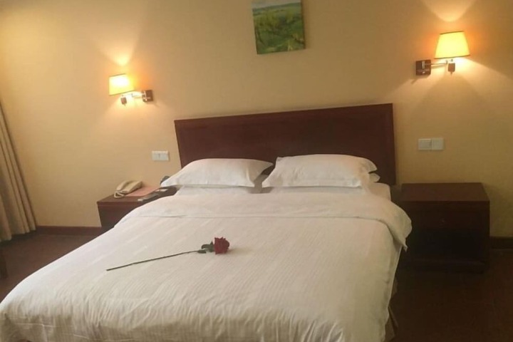 Room 4 of 35