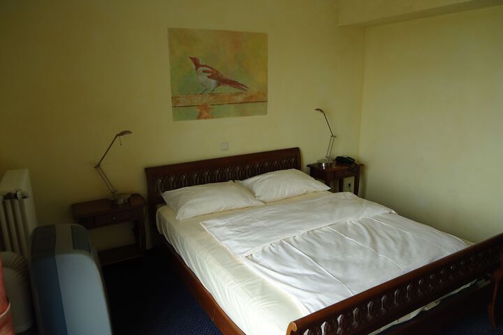Room 6 of 40