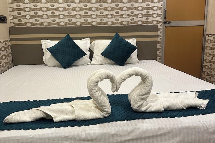 Room 10 of 18