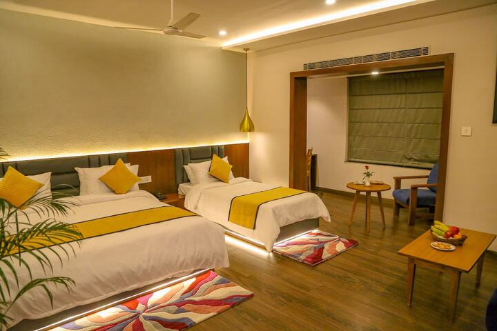 Room 16 of 28