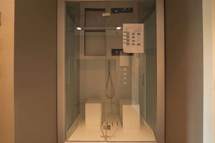 Room 49 of 104