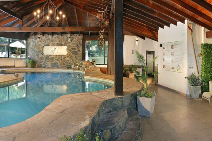 Pool 18 of 33