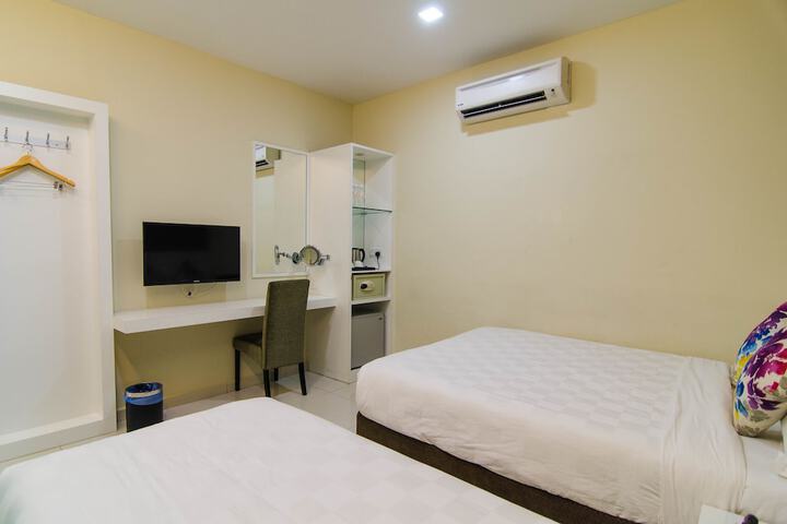 Room 9 of 39