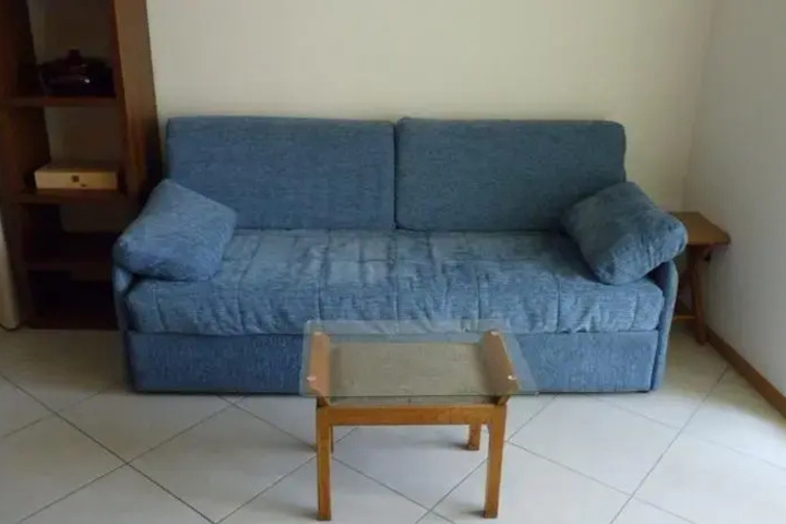 Room 4 of 10