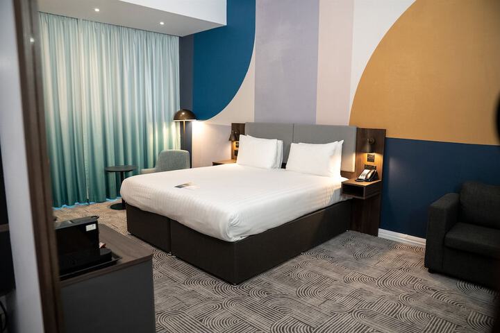 Room 52 of 116