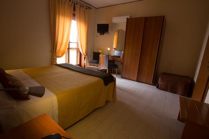Room 25 of 64