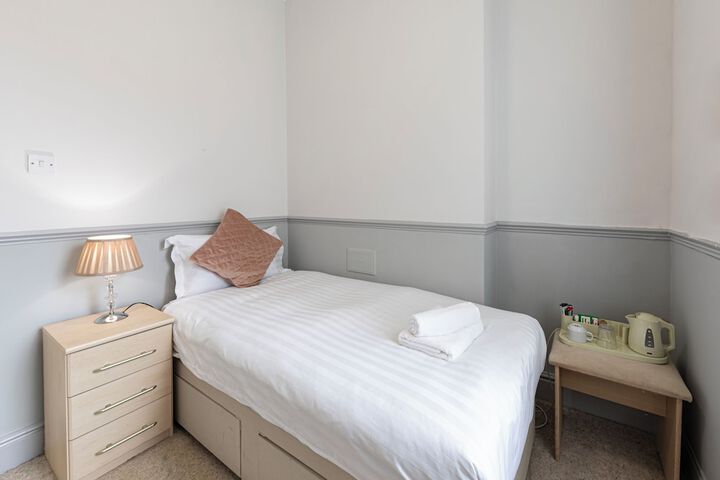 Room 43 of 83