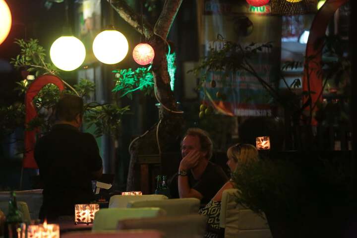 Dining 31 of 42