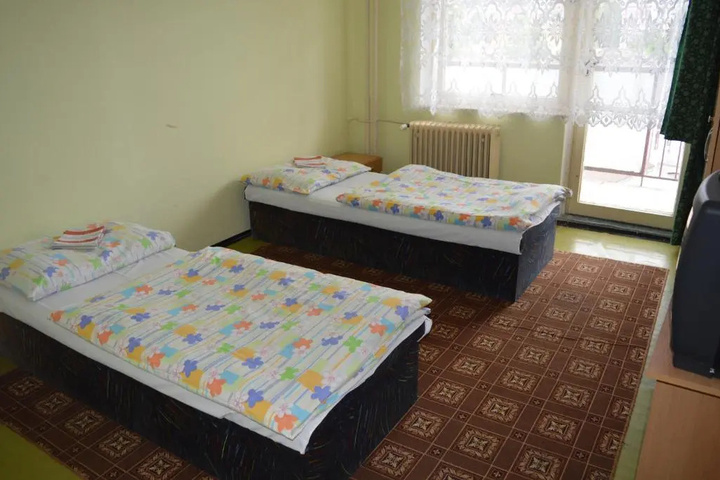 Room 2 of 4