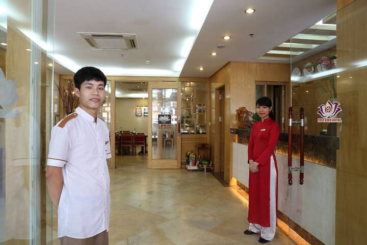 Hotel 2 of 83