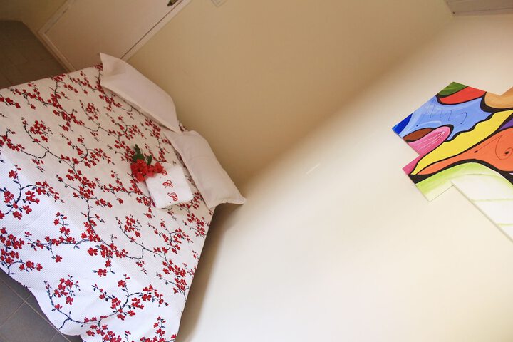 Room 6 of 17