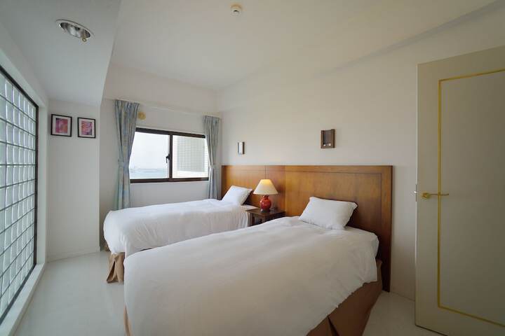 Room 6 of 47