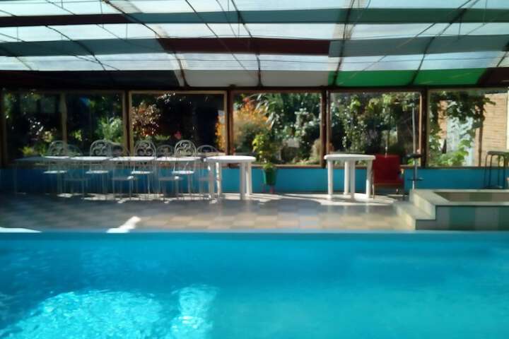 Pool 7 of 10