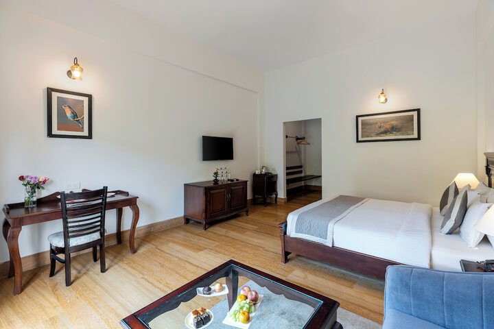 Room 15 of 83