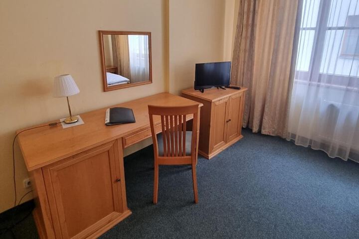 Room 8 of 51