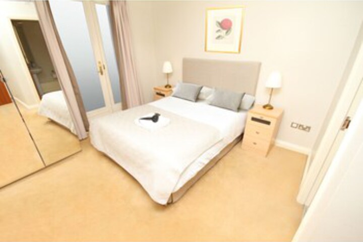 Room 30 of 34