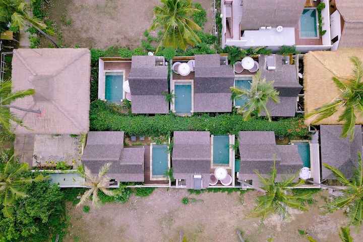 CAMILLA RESORT