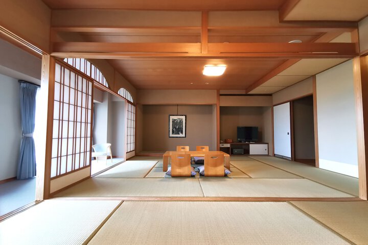 Room 10 of 50