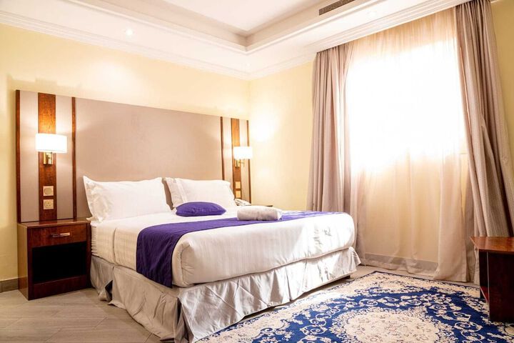 Room 3 of 10