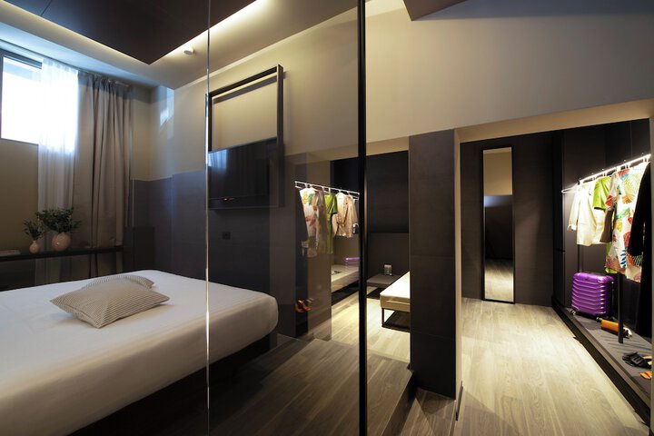 Room 19 of 34