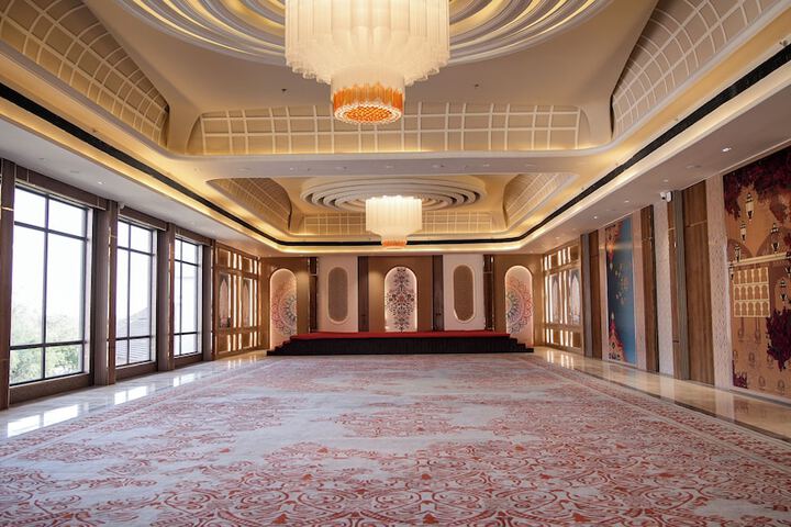 Ballroom/Hall 60 of 81