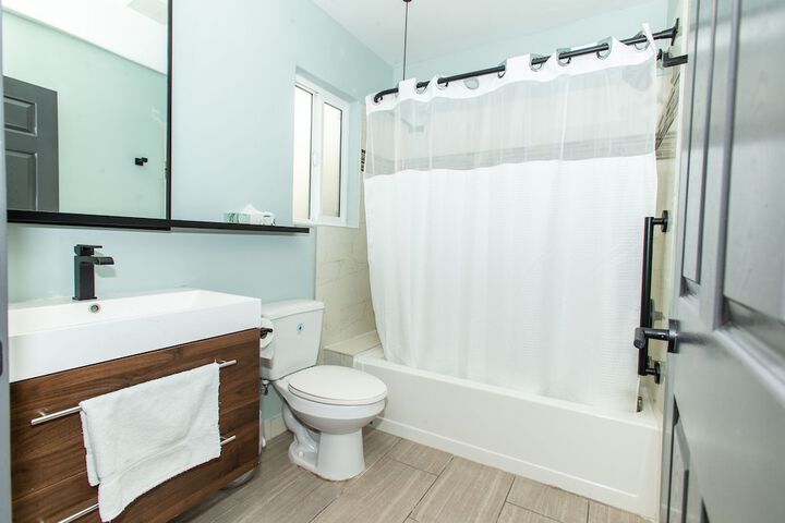 Double with 2 Double Beds (3 of 4)