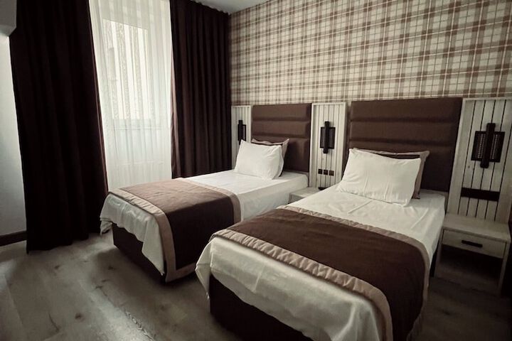 Room 12 of 23