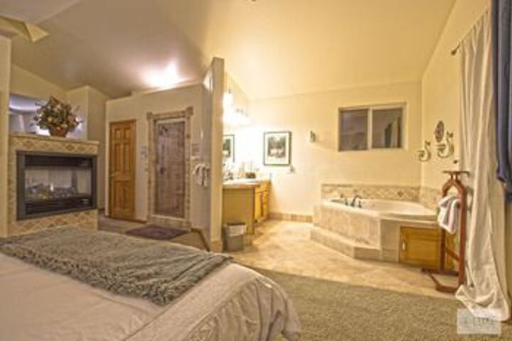 Room 14 of 33