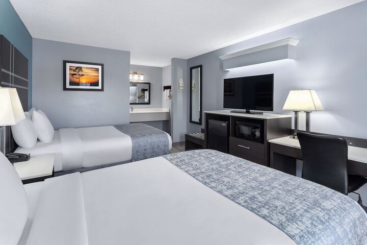 Double Accessible King Size Bed (10 of 11)