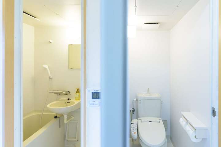 Room 121 of 191