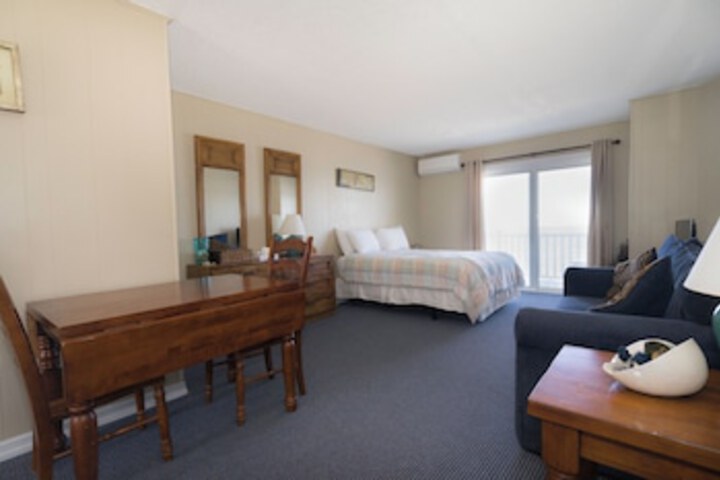 Room 172 of 384
