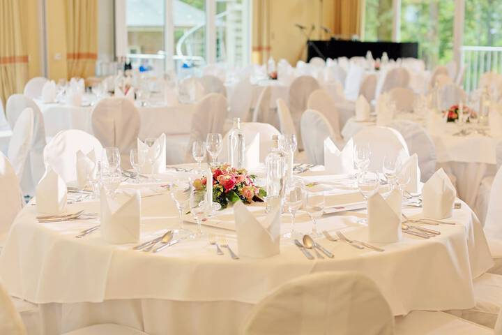 Ballroom/Hall 113 of 160
