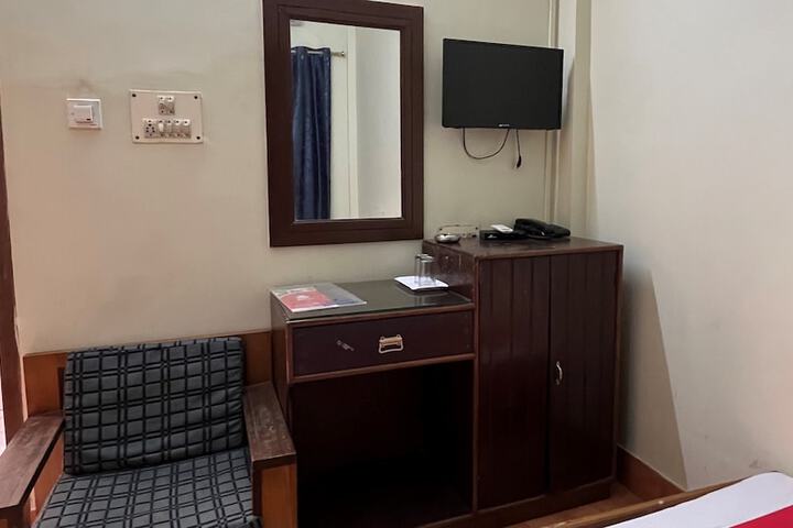 Room 11 of 19