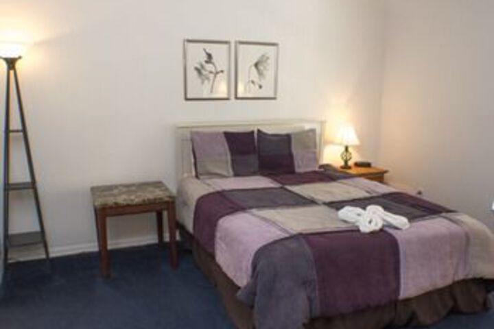 Room 9 of 16