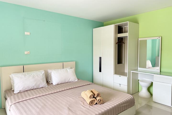 Room 42 of 95