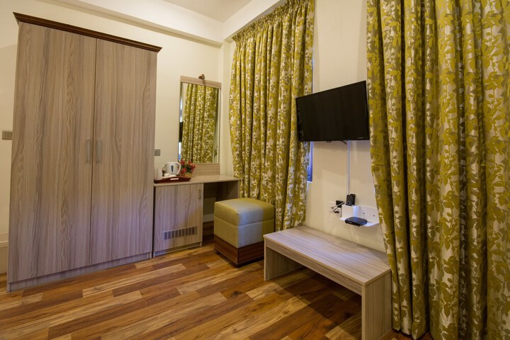 Room 49 of 85