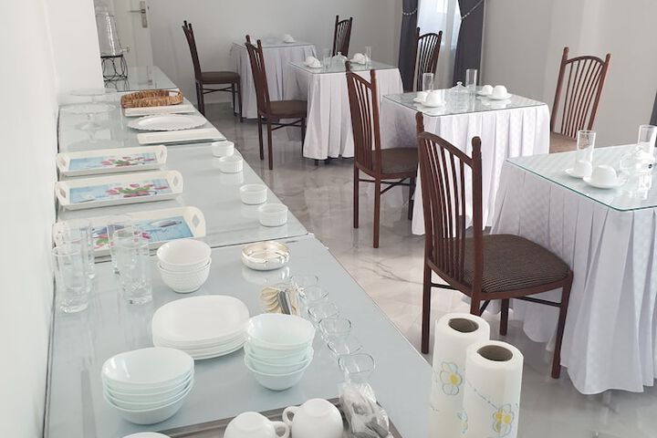 Breakfast/Coffee Service 3 of 4