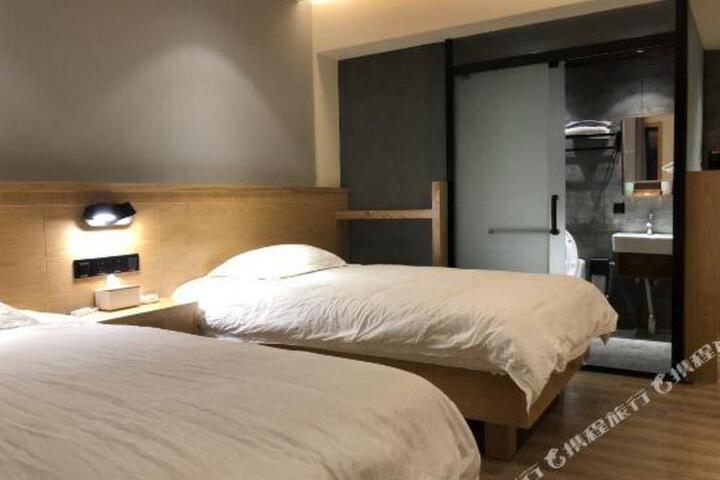 Kongming Hotel