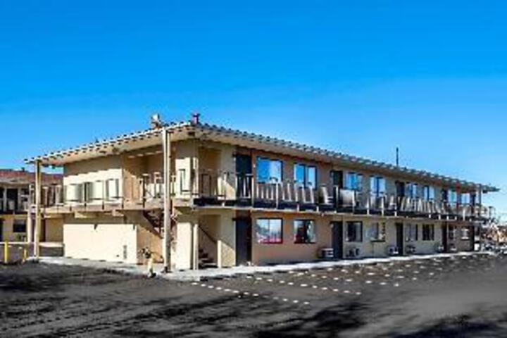 Rodeway Inn &  Suites in Columbia, MO