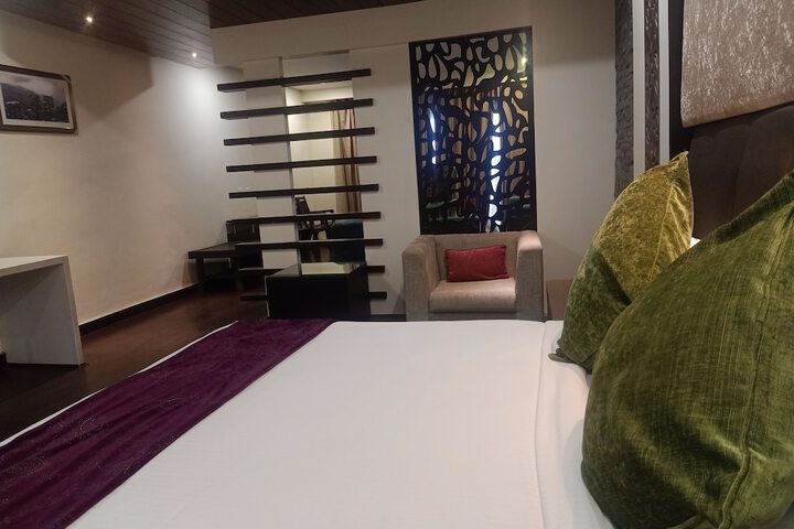 Room 16 of 81