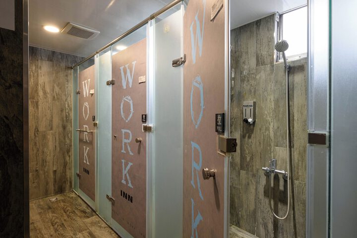 Room 17 of 25