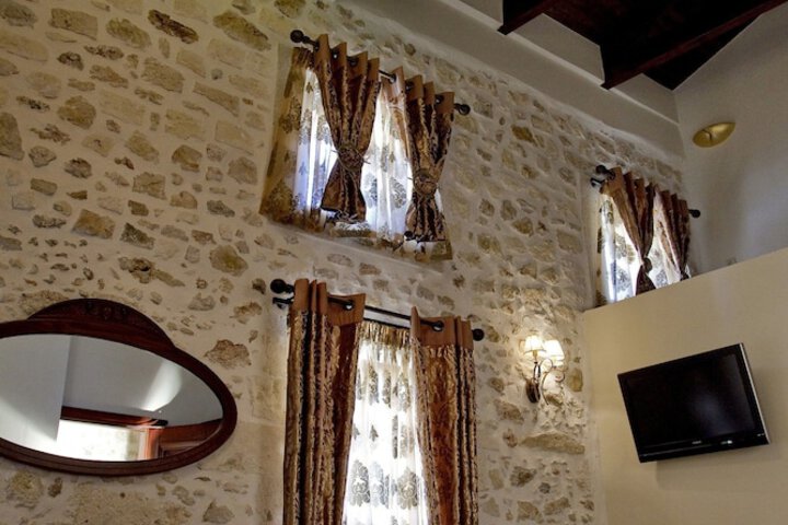 Room 15 of 43