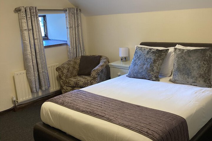 Room 3 of 52