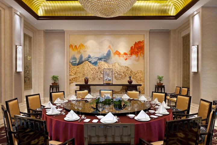 Dining 42 of 64