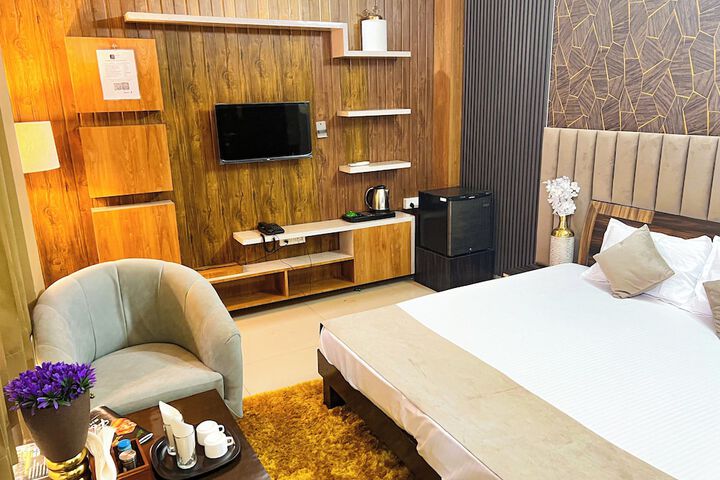 Room 30 of 54