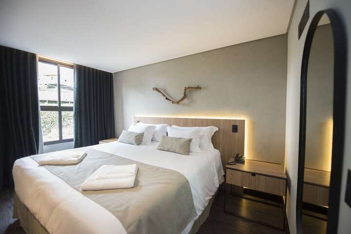 Room 3 of 63