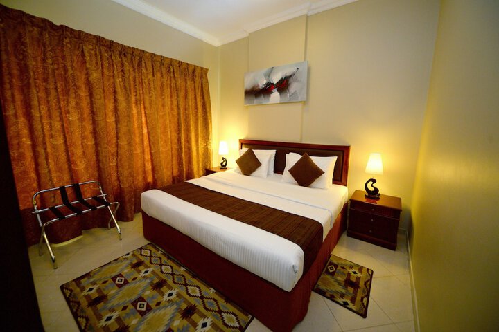 Room 3 of 65