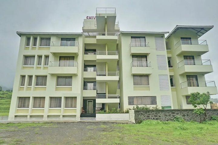 OYO 47371 Hotel Shivas Inn