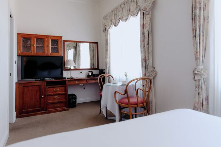 Room 8 of 63