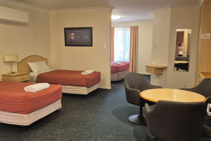 Room 18 of 43